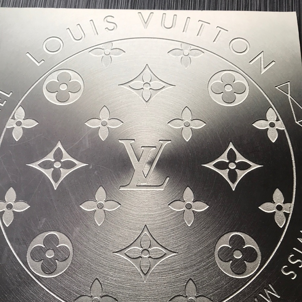LOUIS VUITTON BOOK